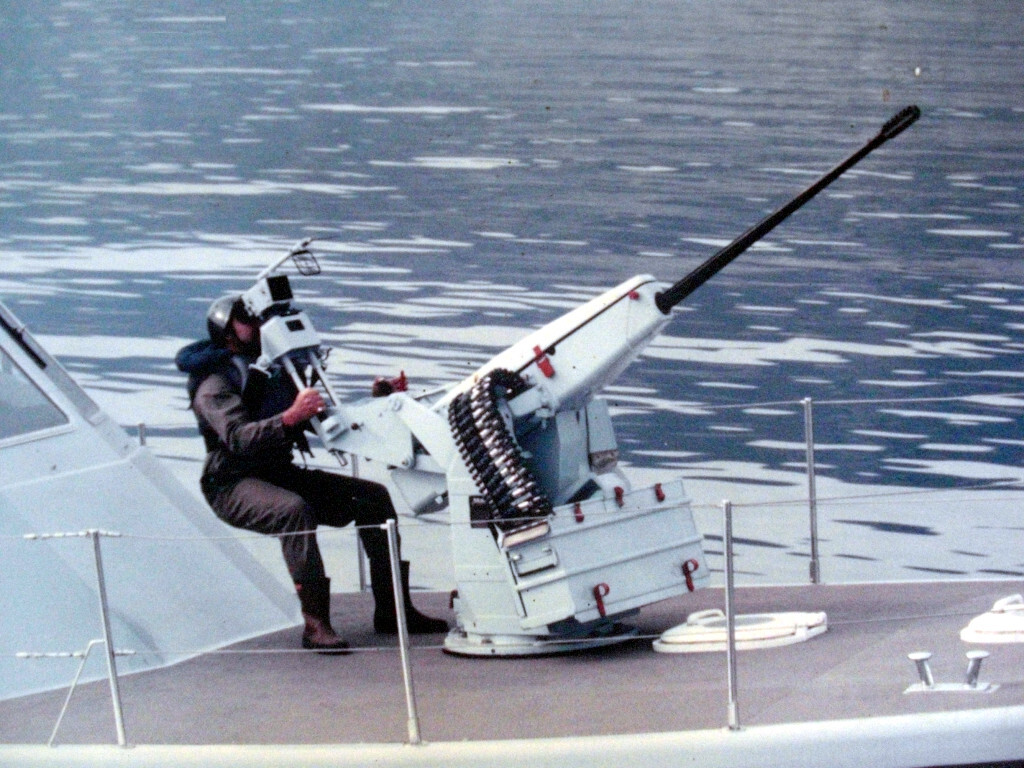 Oerlicon Type KAA в корабельном исполнении с ленточным питанием.