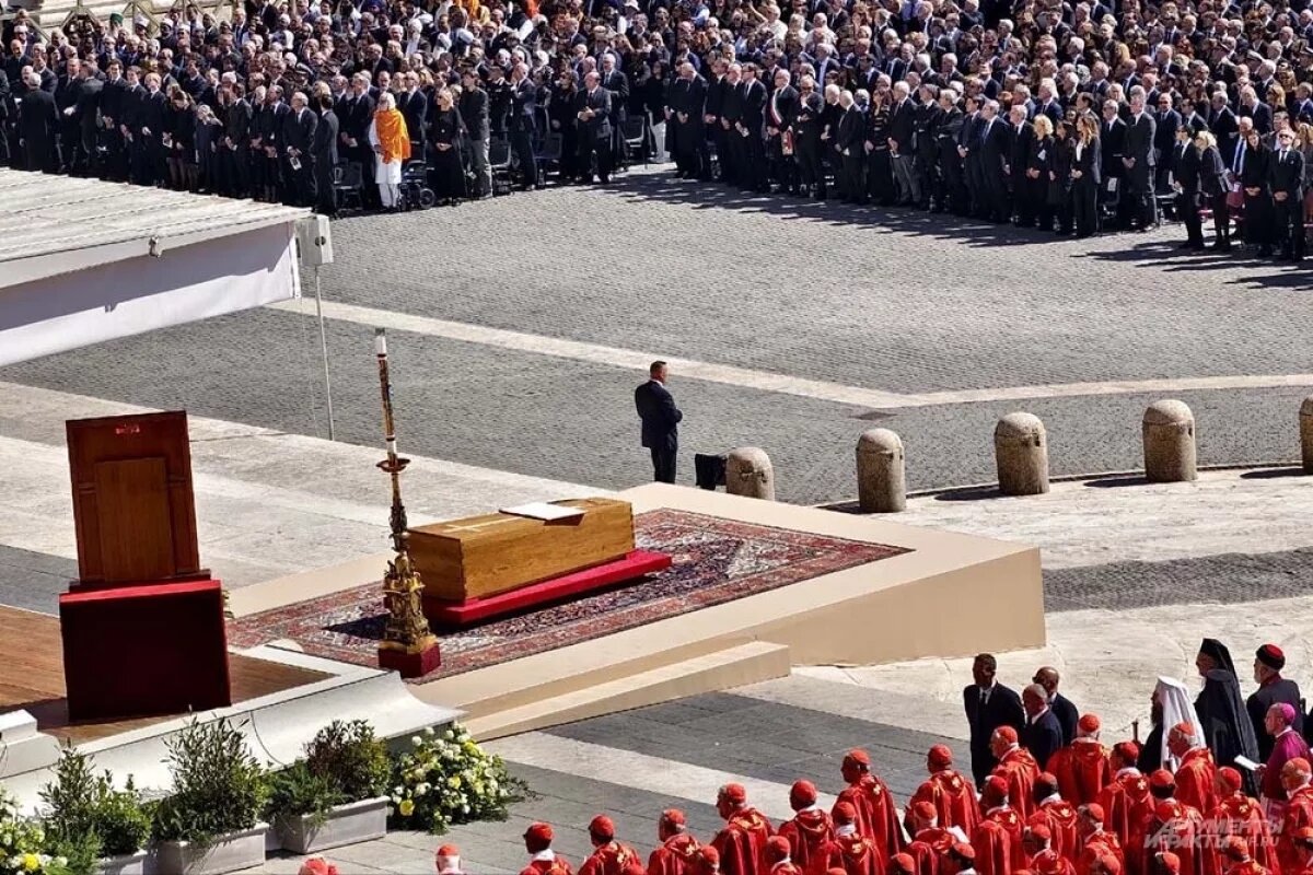    The Economist сообщил о зашифрованном послании папы римского Франциска