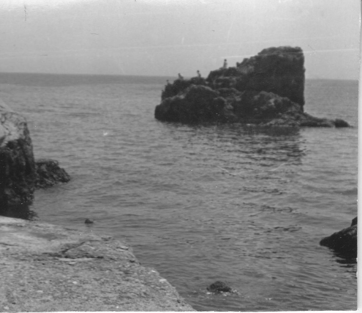 1978 до Лягушки ещё нужно доплыть. .  . ( фото из соц. сетей)