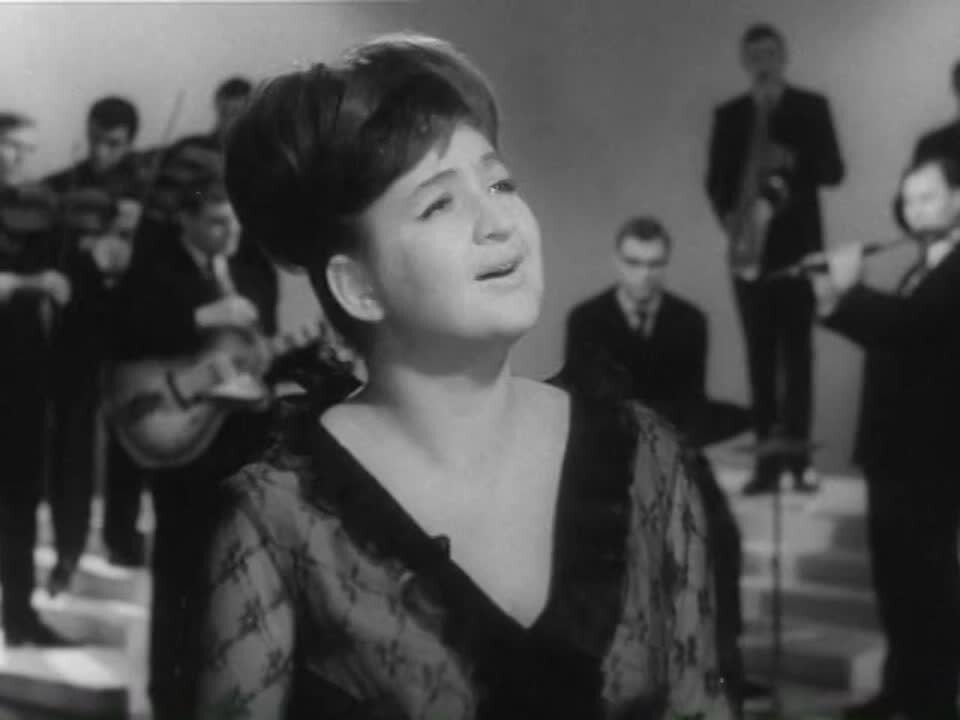 Молодая Мария Лукач на сцене в 1960-х