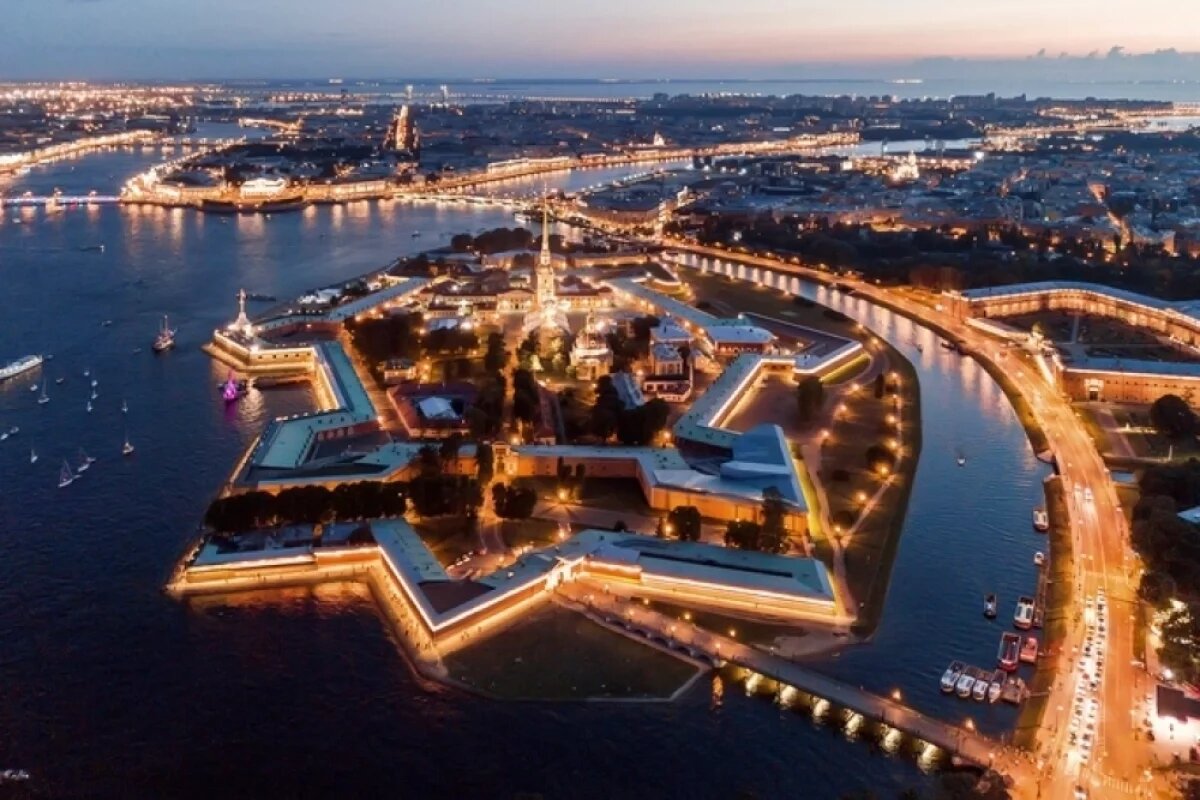    Некоторые поездки даже не требуют долгих сборов. Можно отправиться не только с экскурсионным туром, но и самостоятельно.