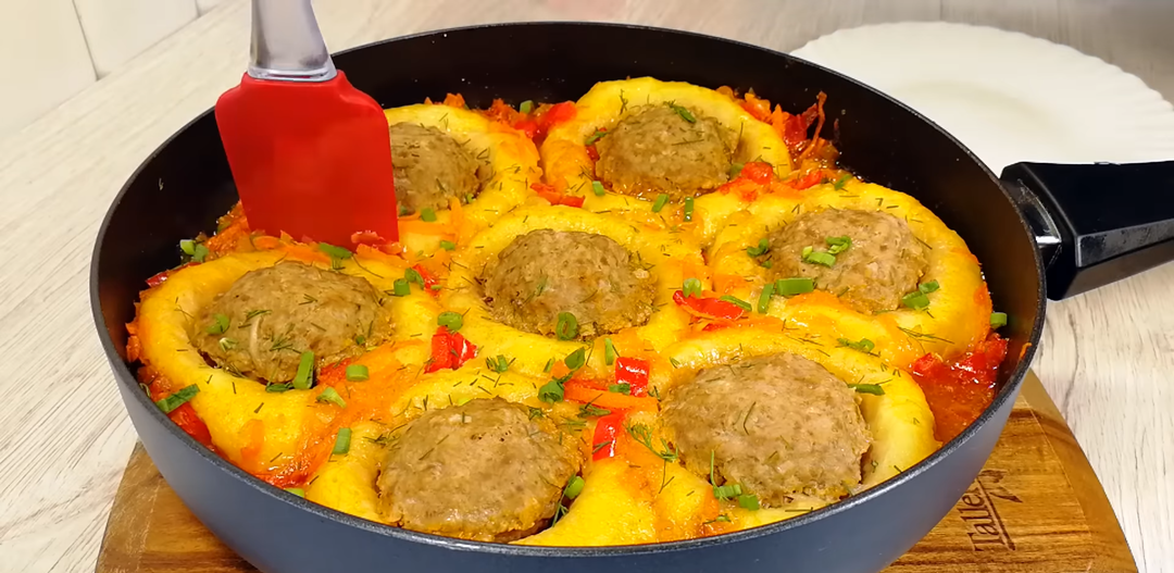Картофельные ватрушки с мясной начинкой – сытное чудо на сковороде!