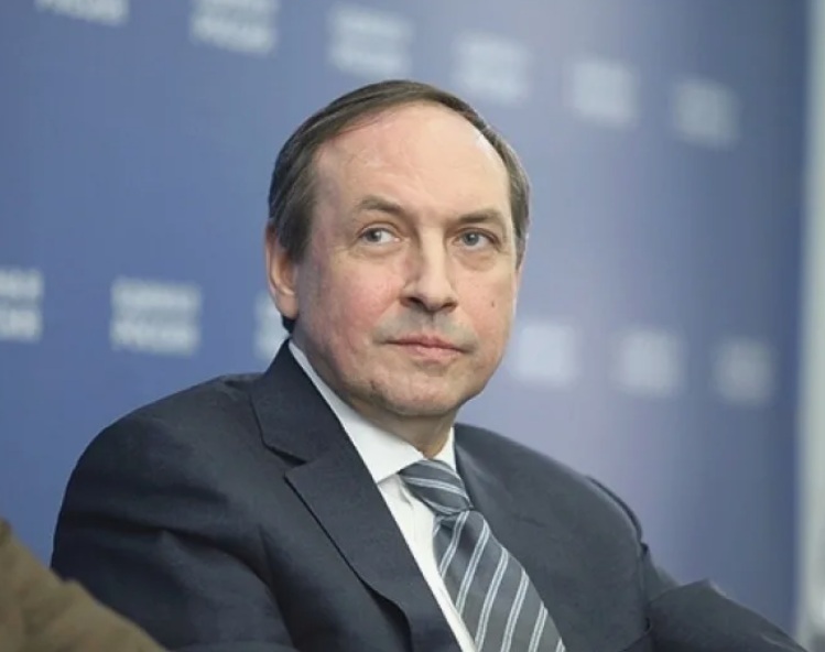 Вячеслав Никонов (1956 г.р.). Источник - https://dailymoscow.ru/news/v-gd-nazvali-zayavlenie-glavy-mid-yaponii-o-suverenitete-tokio-na-yuzhnye-kurily-dezhurnym