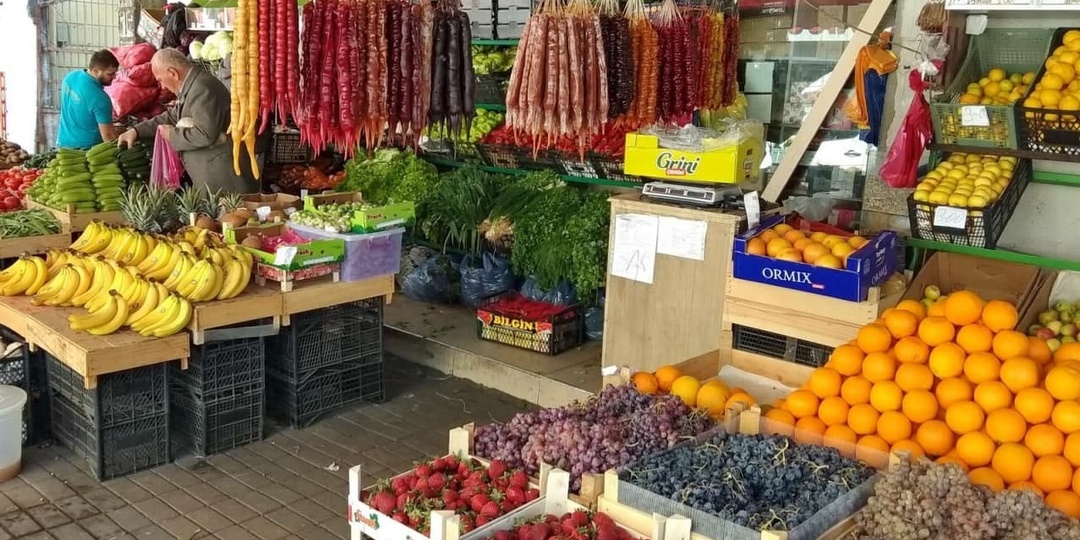 Цены на продукты в Тбилиси в 2025 году? Сколько стоит мясо, вино, молочка, фрукты?