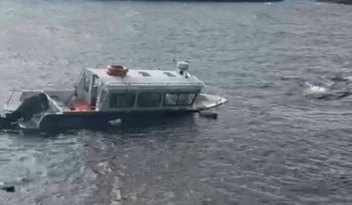     ЧП с катером. Источник: kp.ru Автор фото: Сергей Купинин