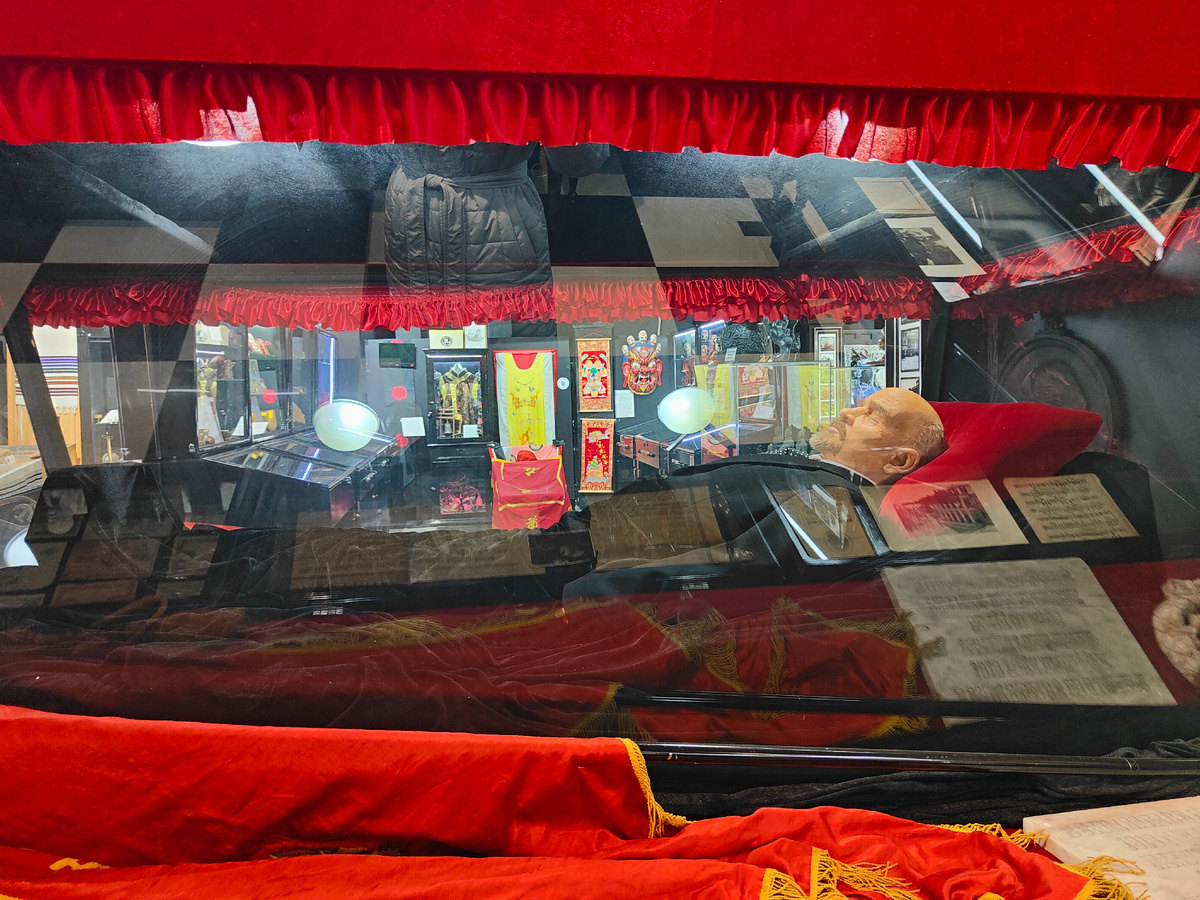 Свой мавзолей