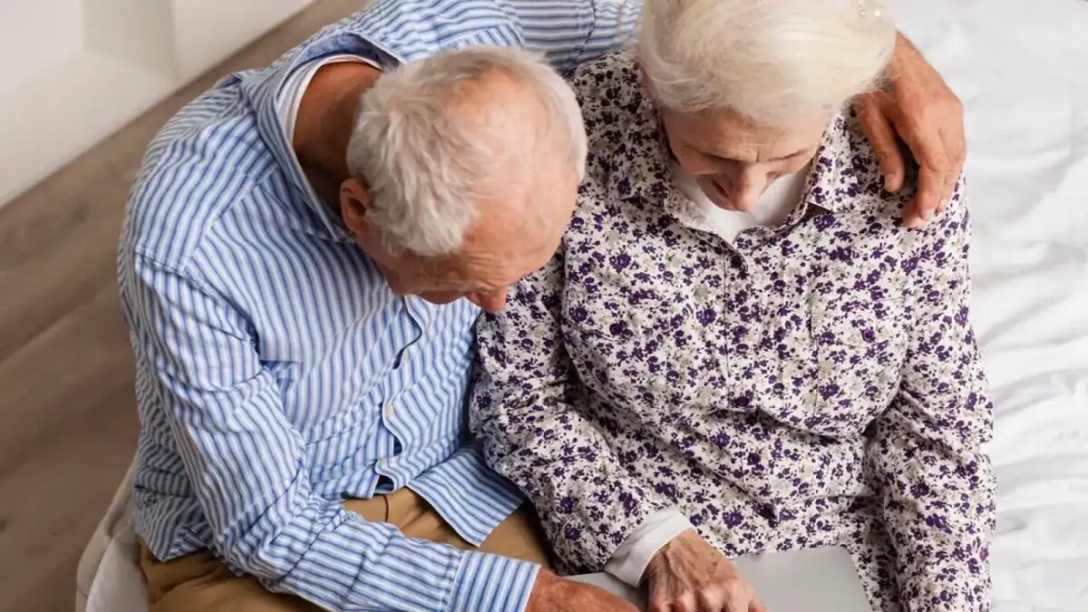    Пенсионеры.