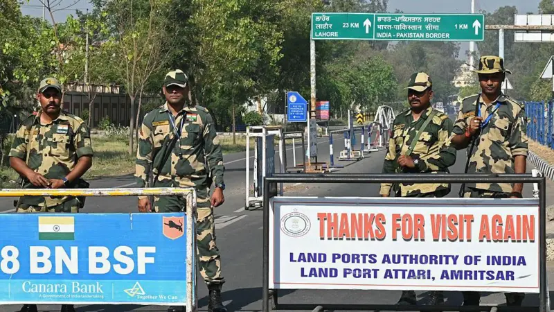 Индийские военные на пропускном пункте Вагах, 24 апреля 2025 года