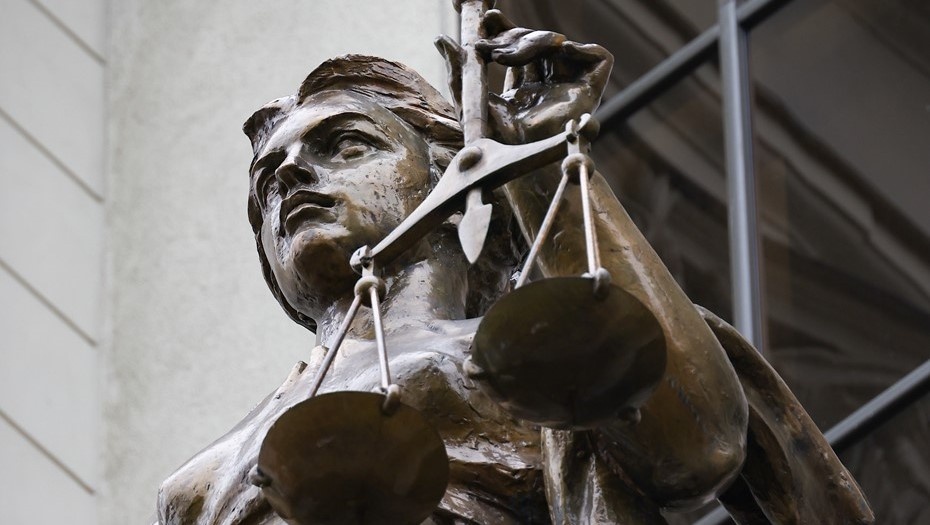    Россия. Москва. Скульптура Фемиды на здании Верховного суда Автор фото: Артем Геодакян/ТАСС