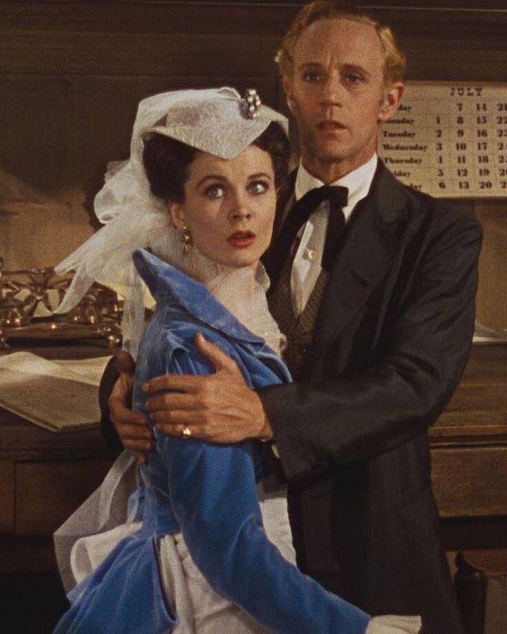 Скарлетт и Эшли Уилкс (в исполнении Лесли Говарда); 