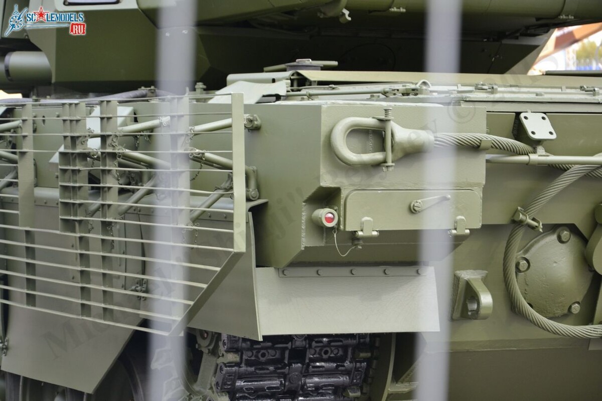    Т-14 Армата и ее умная броня как жидкие кристаллы превращают снаряды в пыль