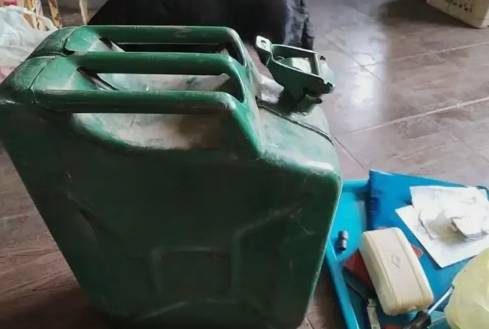 Вот такую канистру спирта получали на лодку каждый месяц.  Фото:  farpost.ru