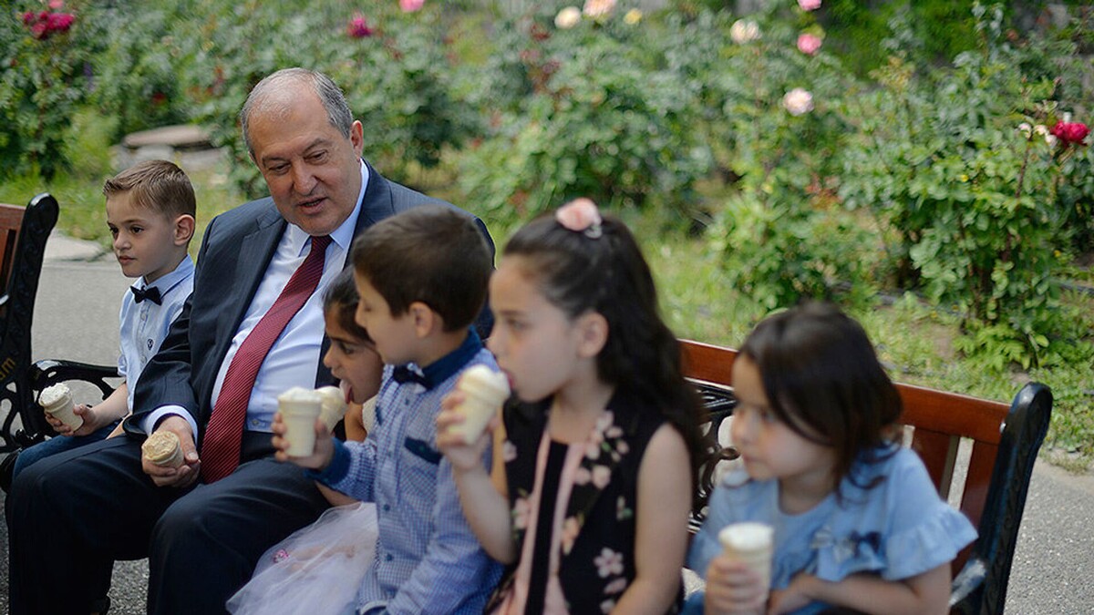 © Photo : official site of the President of RA