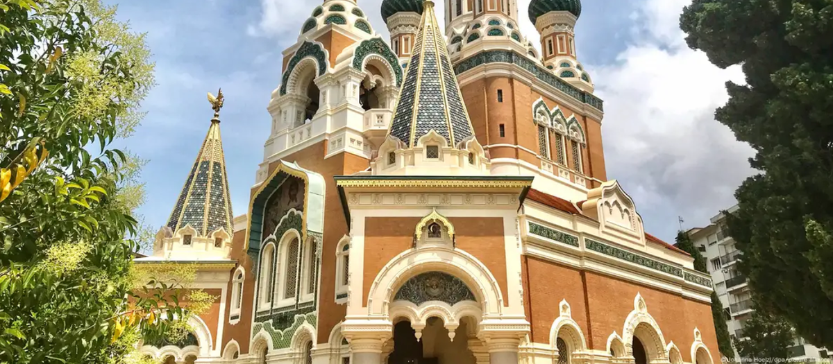    Россия выиграла дело во французском суде за право на церковь и кладбище в Ницце