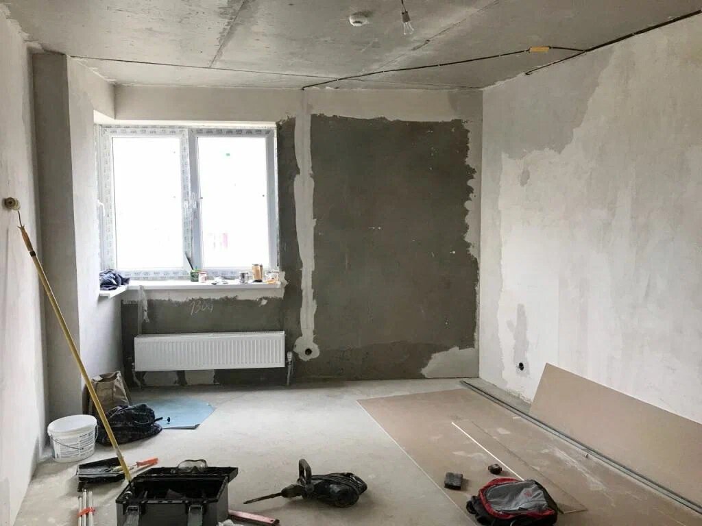 Нет, это фото - слава труду! - не из моей квартиры. Я такого не планирую. Но кое-какого ремонта, по всей видимости, всё же не избежать.