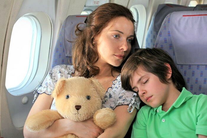 С сыном в фильме "Прогулки по Парижу"