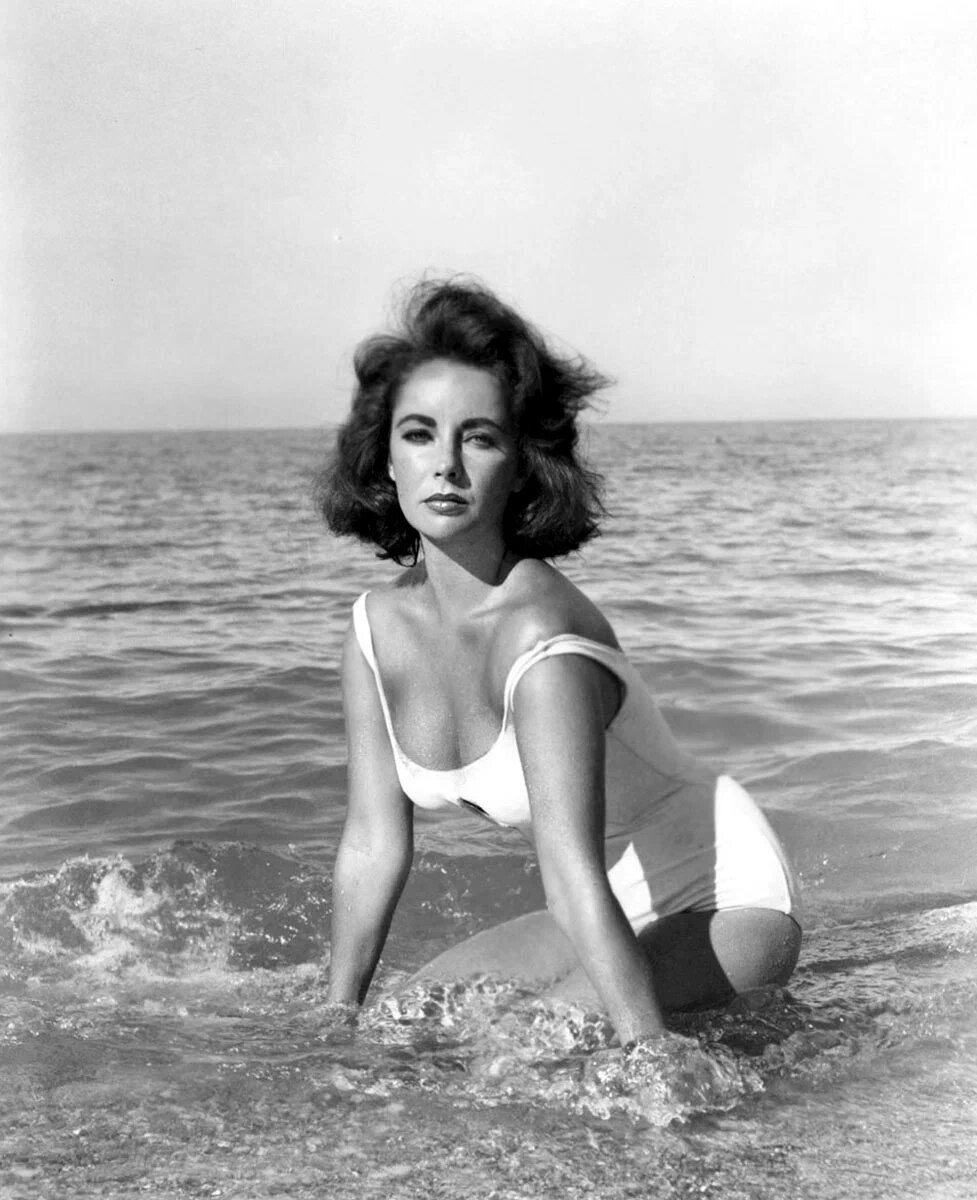 Листайте галерею вправо