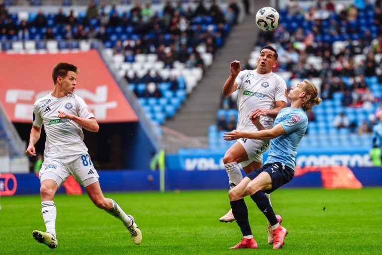    «Оренбург» на выезде проиграл самарским «Крыльям Советов» Оренбуржье