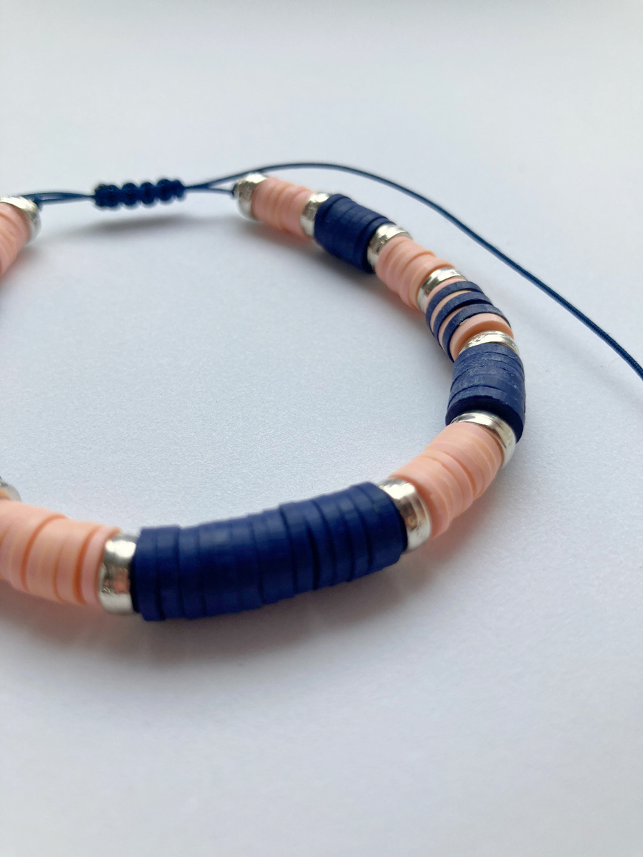 Легкий и удобный, он станет прекрасным аксессуаром для любого случая.