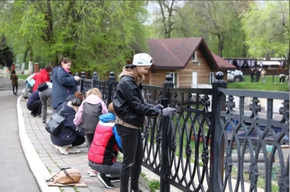    Более 50 тыс. человек пришли на субботник в Самаре 26 апреля