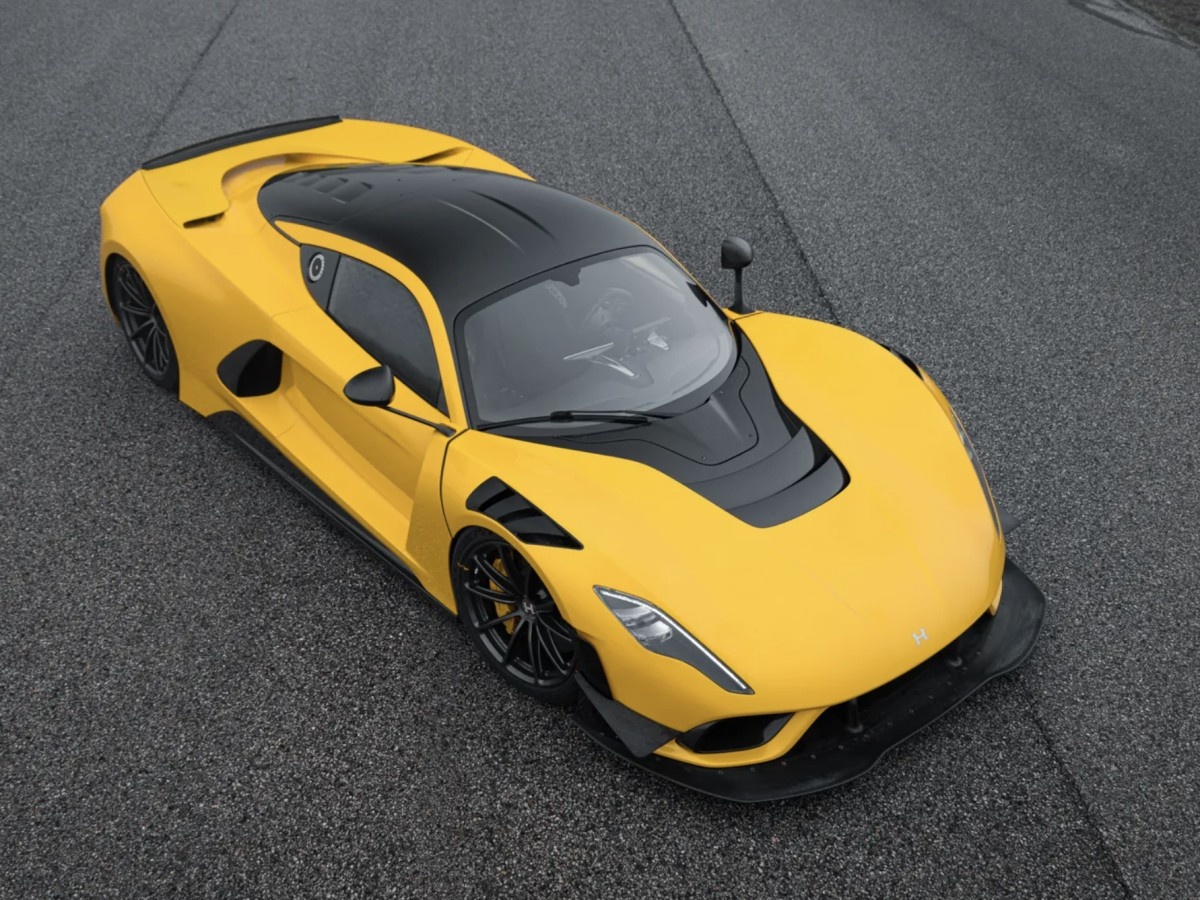    Гиперкар Venom F5 Evolutio скрывает внутри 2031 л. с.