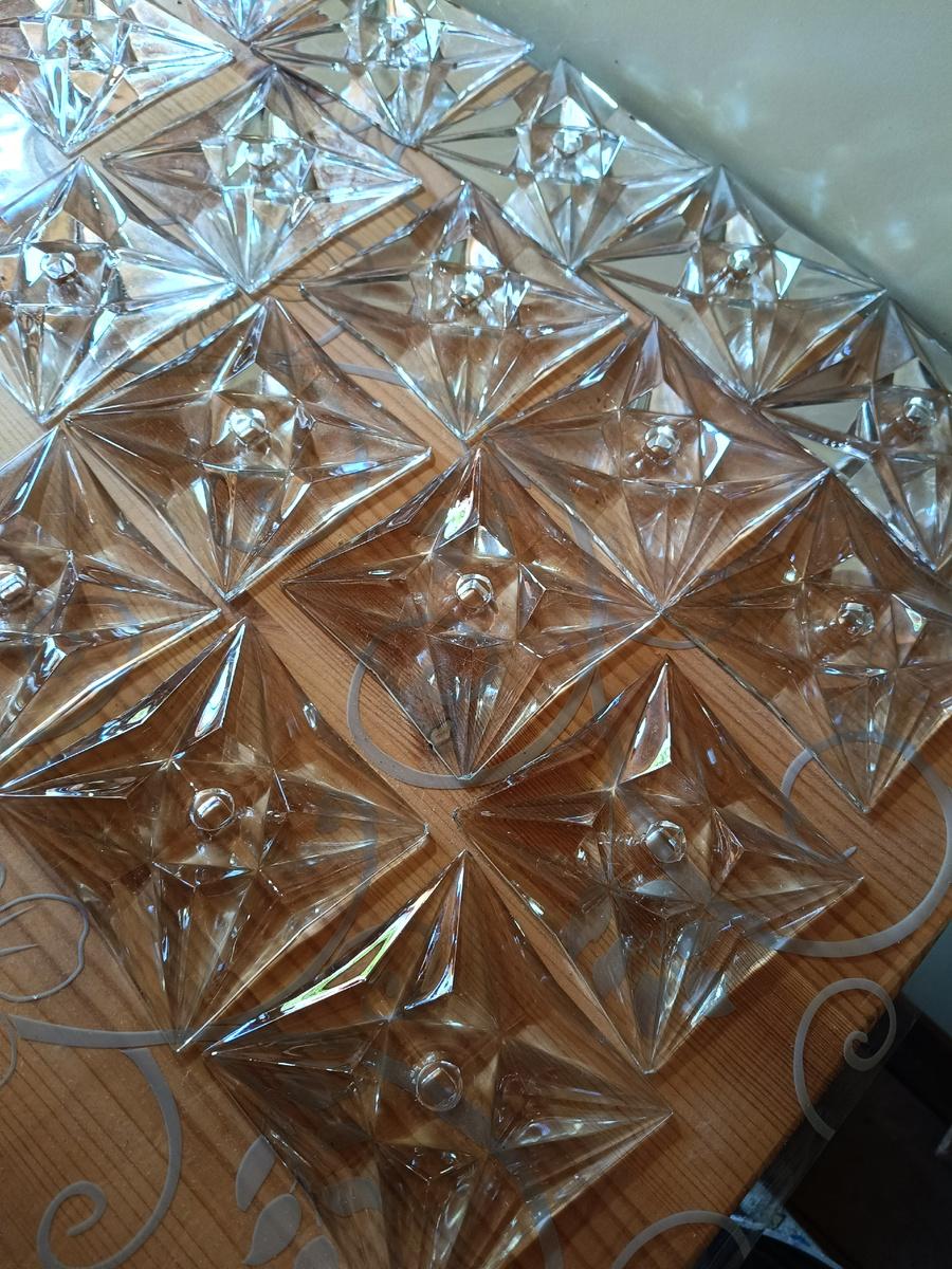 Хрустальные элементы люстры