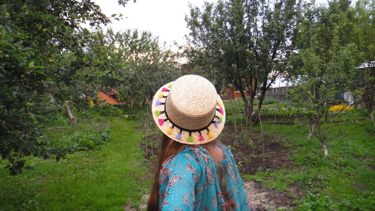 У себя в саду-огороде 