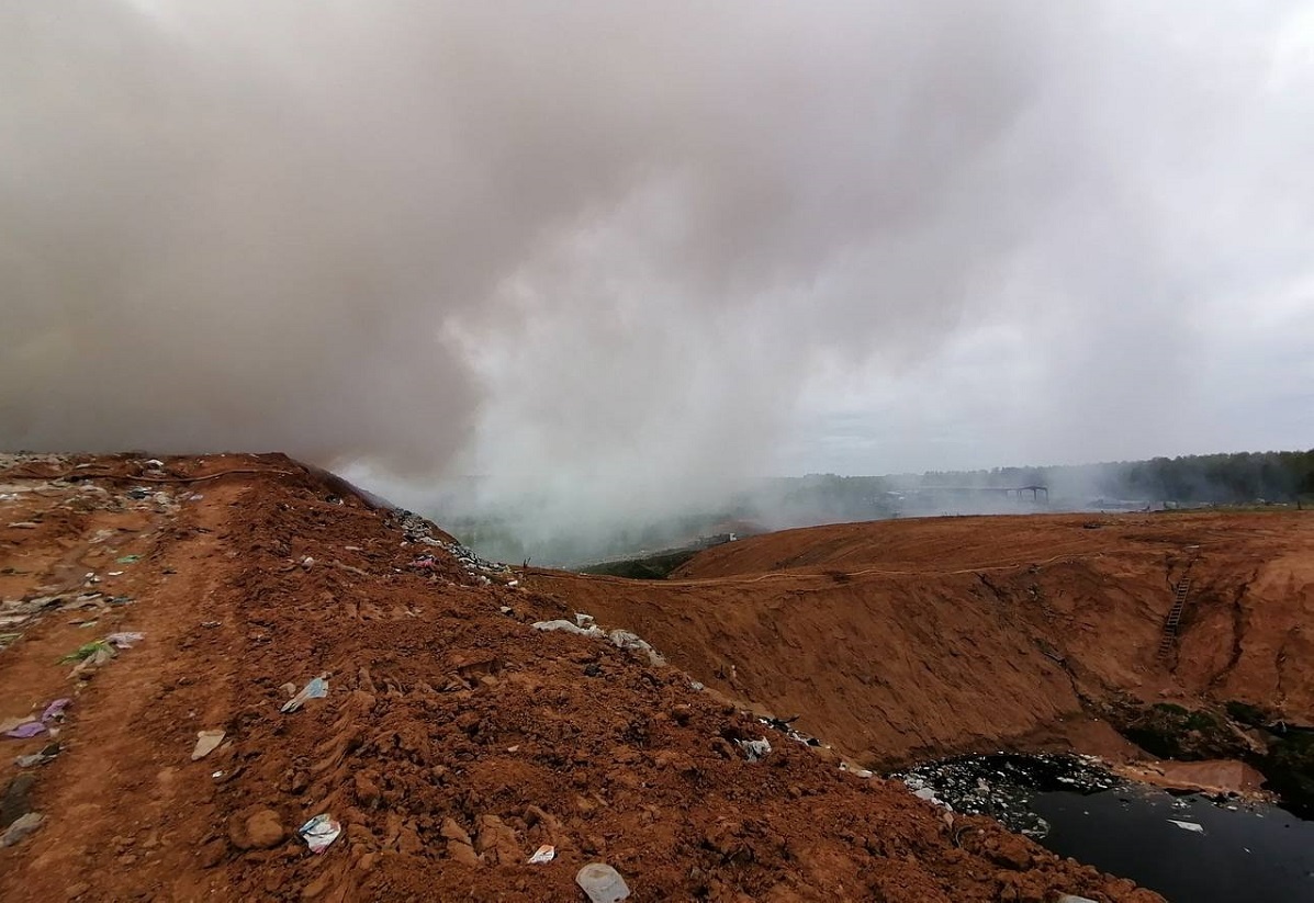    Площадь пожара составляла около 20 тысяч квадратных метров