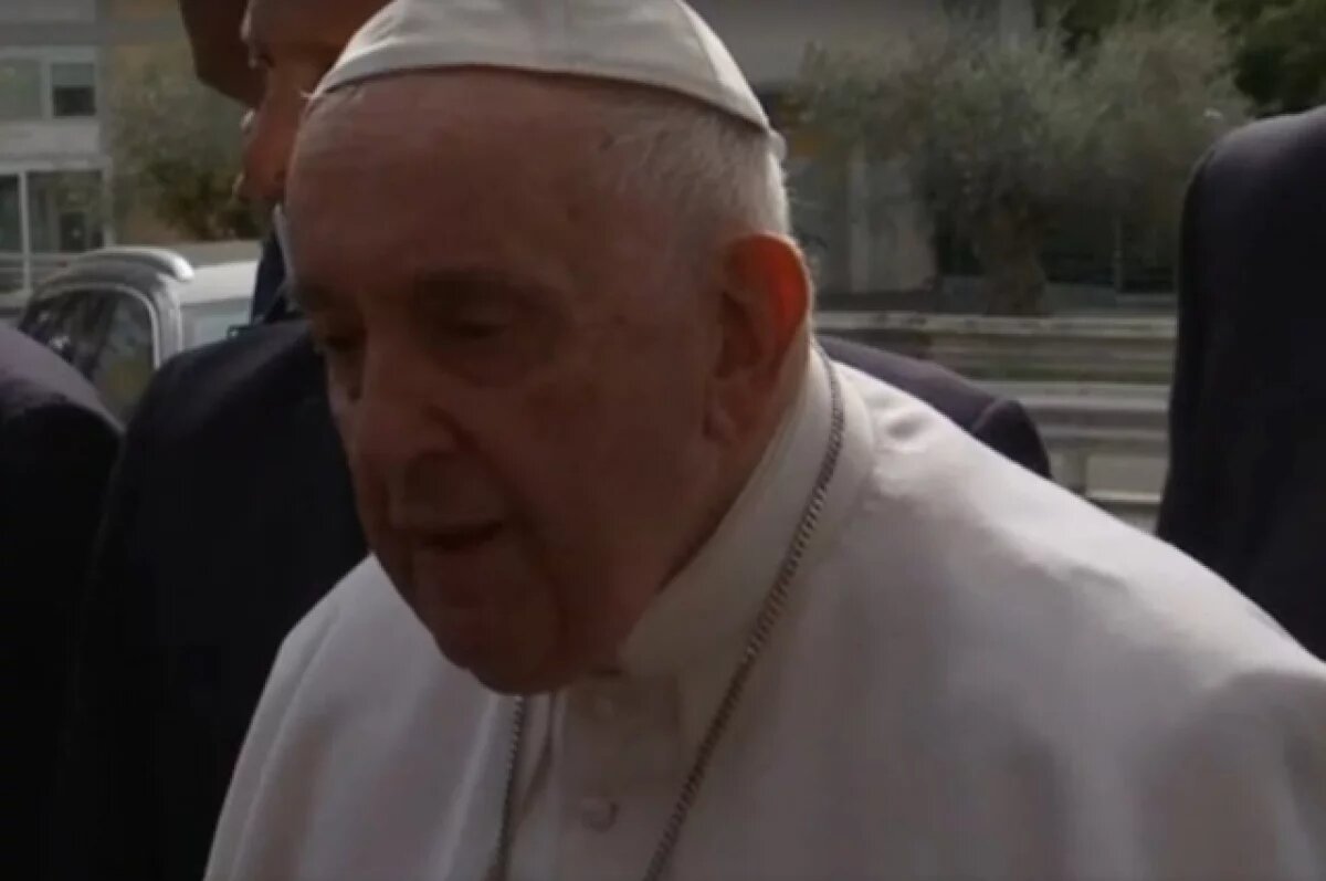    Оглашение последнего послания Франциска связали с борьбой за престол