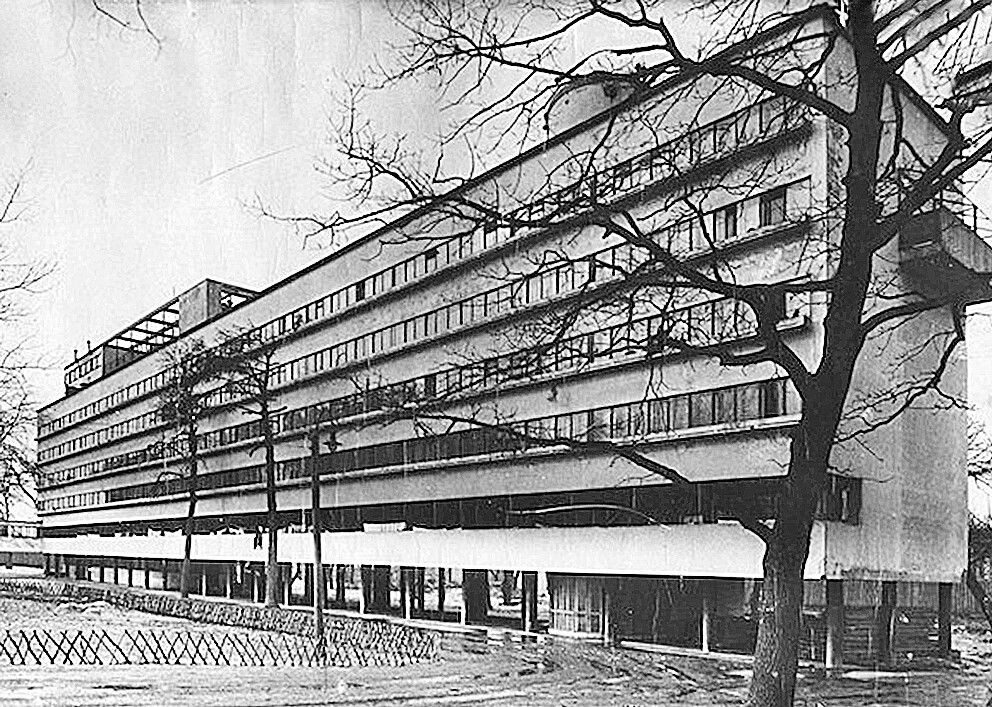 Моисей Гинзбург - жилой комплекс «Дом Наркомфина», Москва / Tatlin