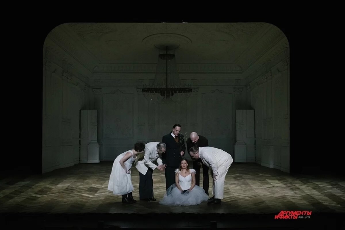    Гоголевские герои давно превратились в нарицательных персонажей, их фразы стали крылатыми.