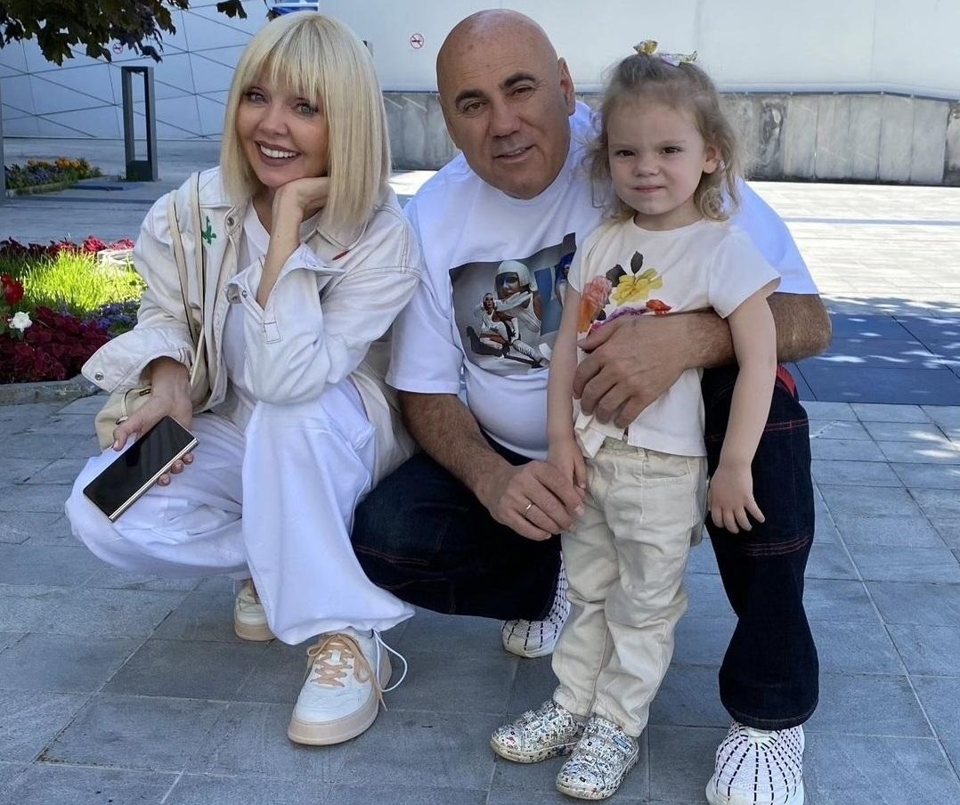 Валерия и Иосиф Пригожин с внучкой Селин