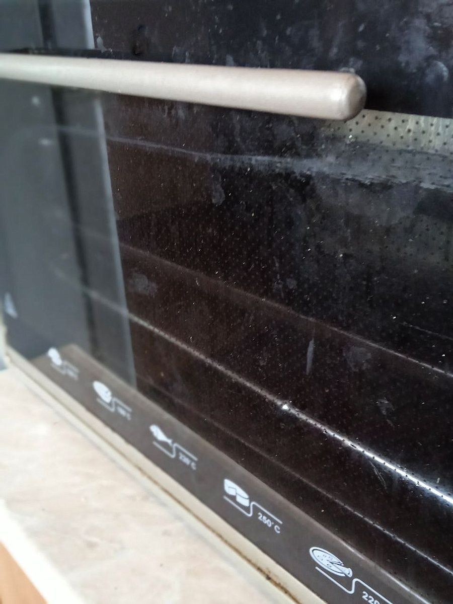 Духовку чищу только с ней. 