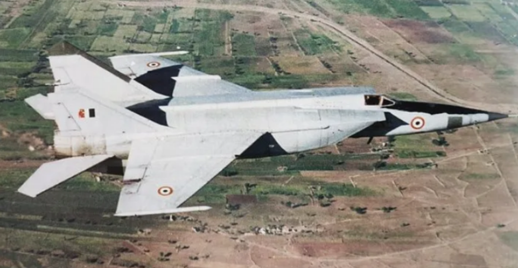 В 1981 году Индия получила 10 МиГ-25 в разведывательно ударной версии МиГ-25РУ. Они никогда не принимали участия в боевых действиях, но зато сумели предотвратить очередную индо-пакистанскую войну 30 лет назад. Фото IAF