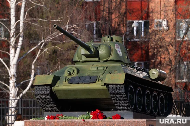 Памятник Уральскому добровольческому танковому корпусу открыт 11 марта 1963 года
Фото: Руслан Яроцкий © URA.RU