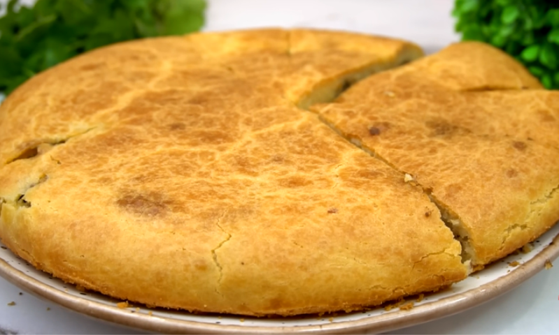 "Ленивый" Пирог на кефире из жидкого теста, не нужно ничего раскатывать, тесто готовится за 2-3 минуты.