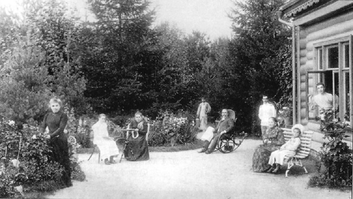 Дом семьи Колесниковых в селе Всехсвятское, 1900-1903 гг./Фото. pastvu.com