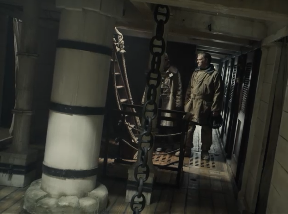 Капитан прощается с кораблем