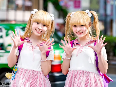 Этим кавайным школьницам 22. такие дела, ребята, такие дела...