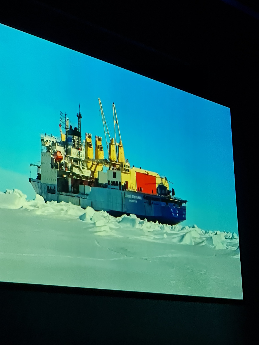 Кадры из фильма.. 