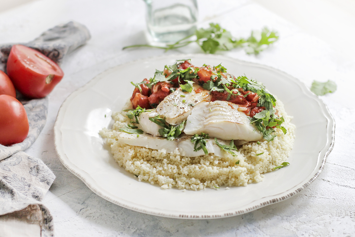 Треска «Марракеш» в томатно-кокосовом соусе на подушке из кускуса