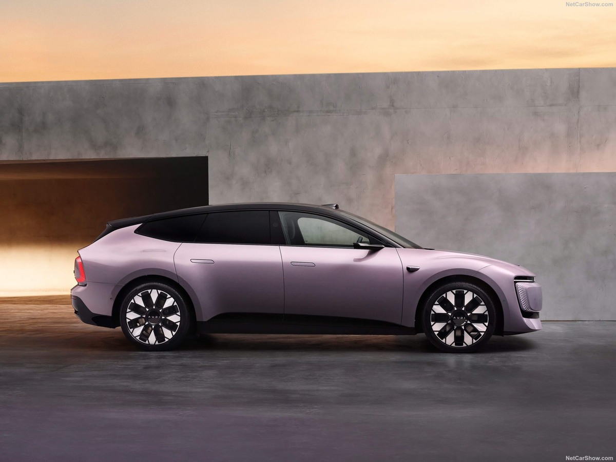 «AUDI E5 Sportback — наша первая модель, основанная на усовершенствованной цифровой платформе, и она соответствует обещанию нашего бренда: лучшее из двух миров. ДНК Audi и инженерное мастерство сочетаются с цифровой экосистемой и инновациями Китая, специально разработанными для наших технически подкованных клиентов», — говорит Фермин Сонейра, генеральный директор проекта сотрудничества Audi и SAIC.