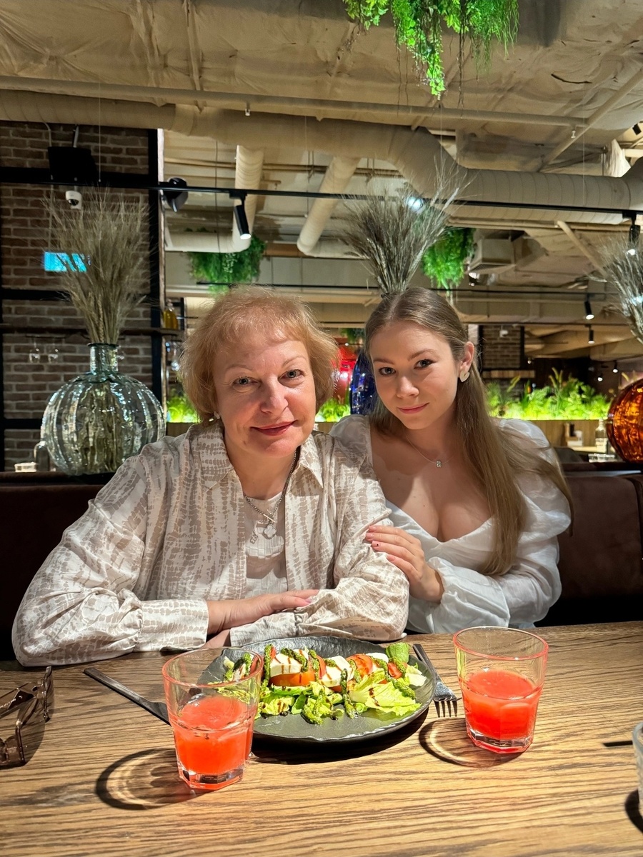 Зоя Мансурова с мамой