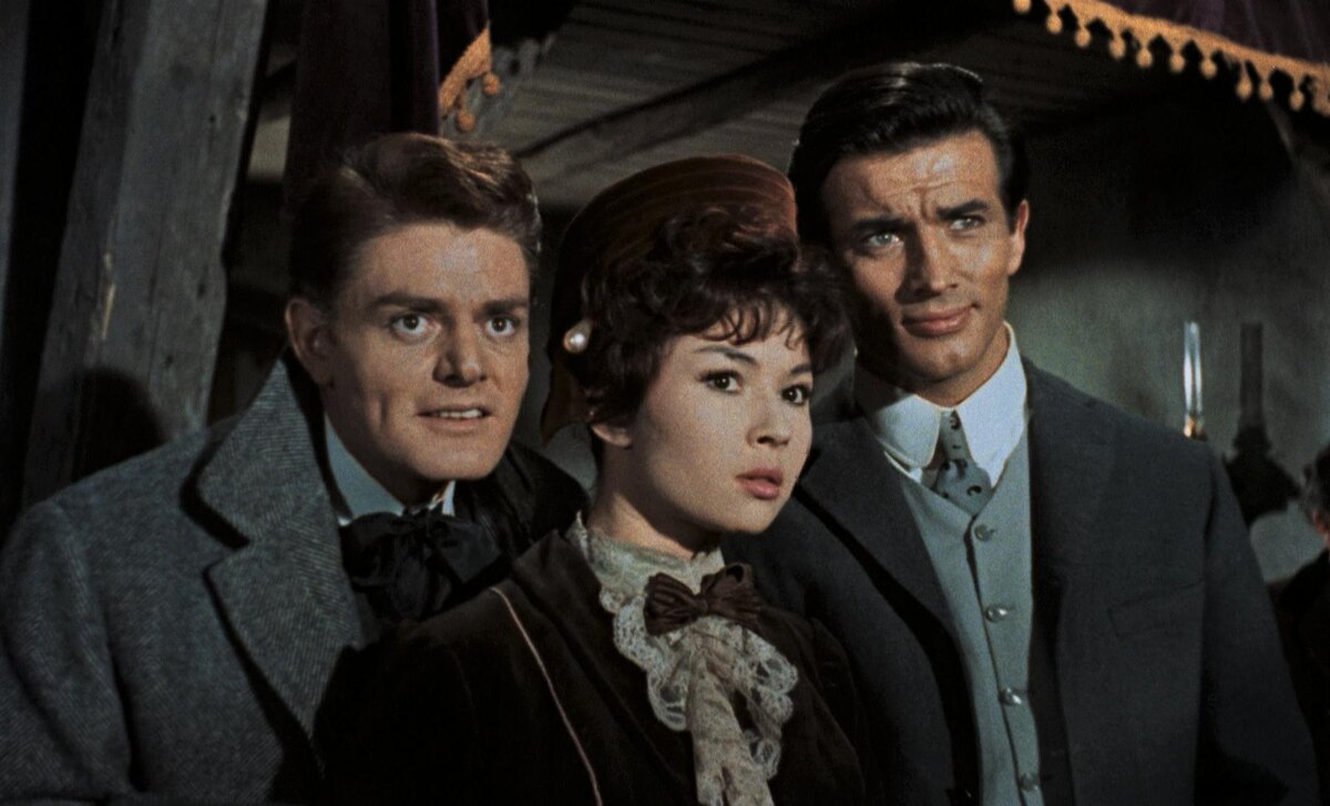 Кадр из фильма фильм «Мельница каменных женщин»: друг Ганса, девушка Ганса и сам Ганс