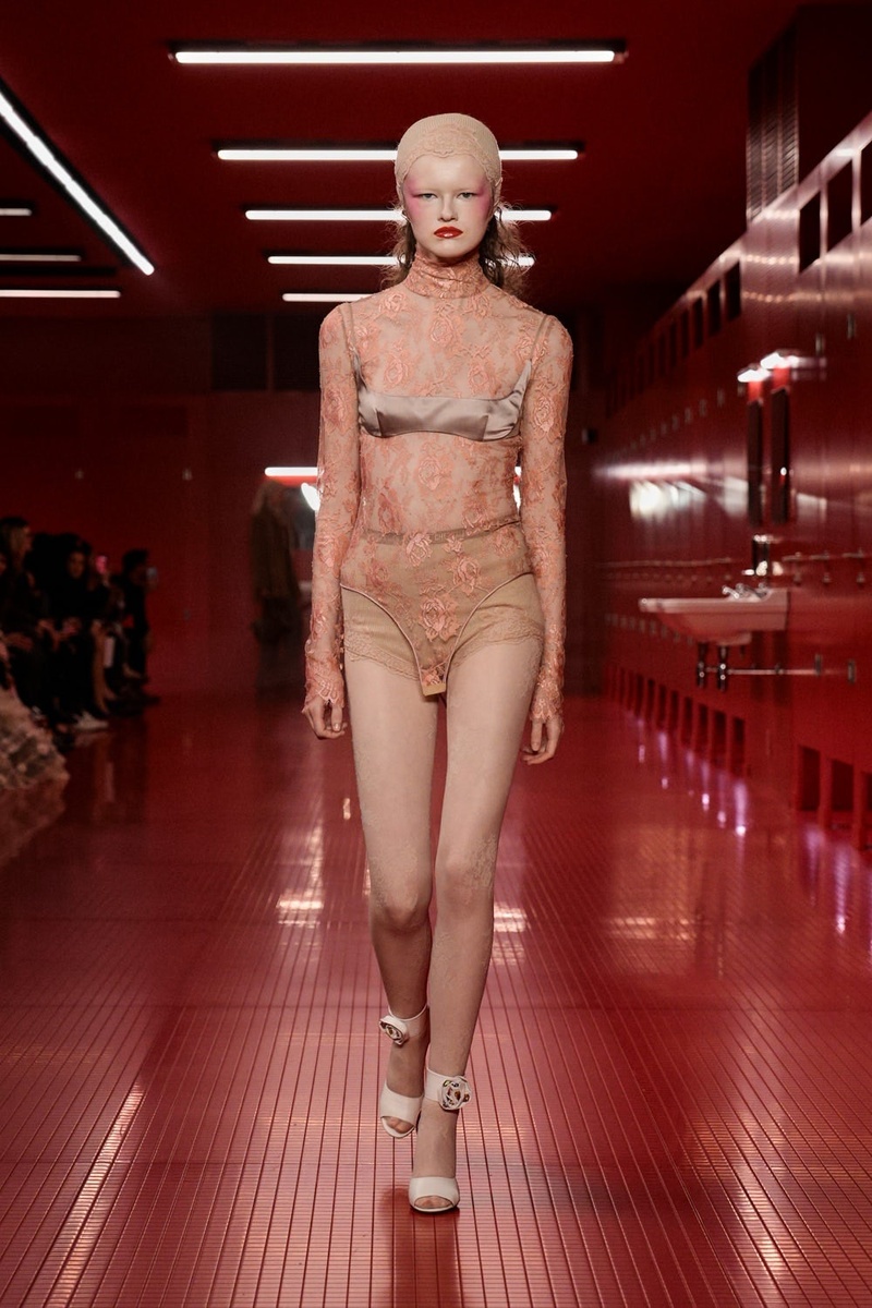 VALENTINO осень-зима 2025/26