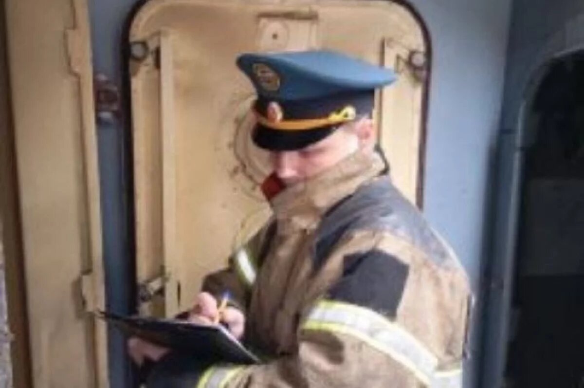    Дознаватели МЧС России сейчас проводят проверку по факту произошедшего, устанавливаются причины пожара и обстоятельства