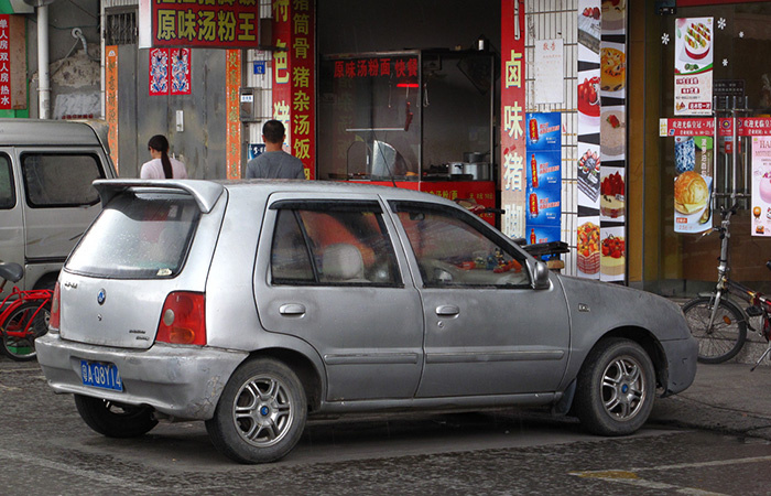 Geely Haoqing 303 1,8./ Фото: wikipedia.org