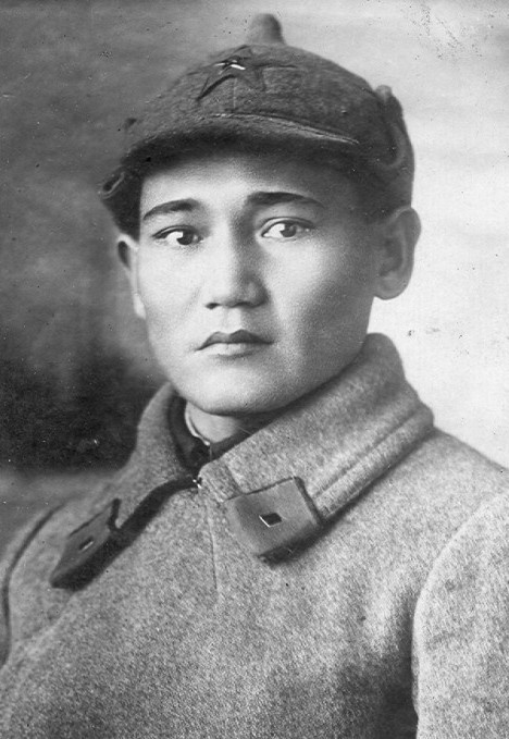 Бауыржан Момышулы