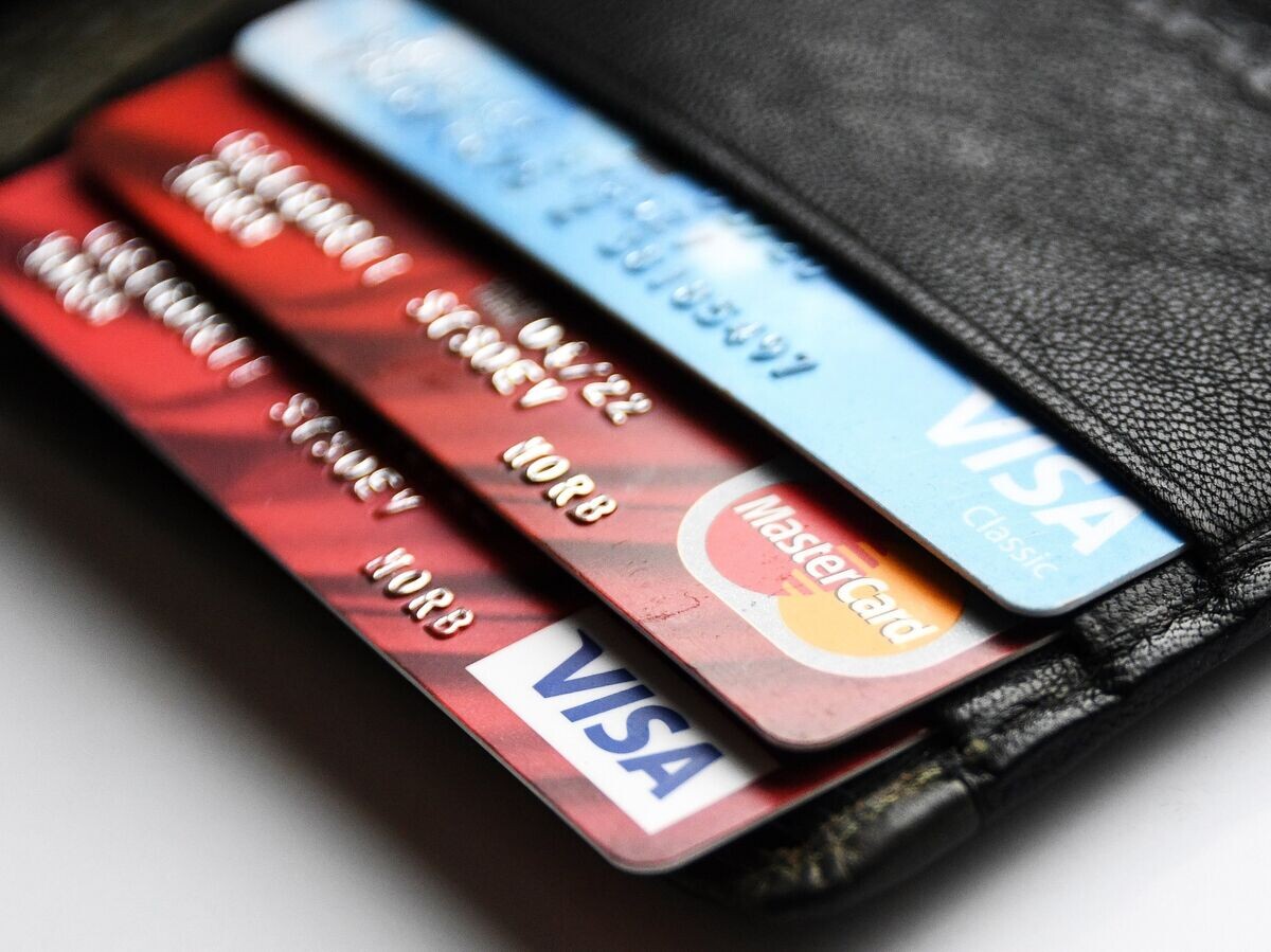 Кредитные карты банков. Credit card debit card. Кредитные банковские карты. Кредитная карта авангард. Банковская карта.