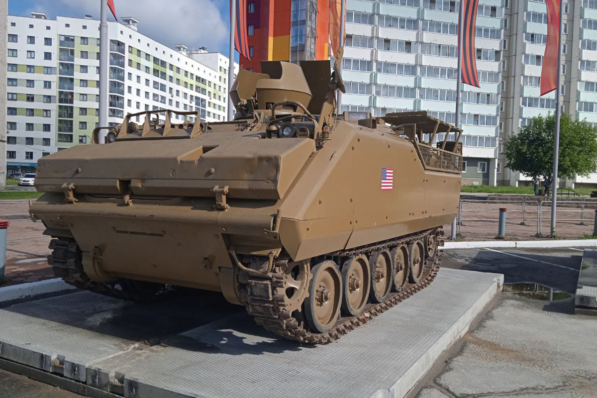 Трофейная бронетехника стояла без ограждений.  Фото: ФедералПресс / Нина Калинина